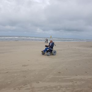 Leve de vrijheid met de strandrolstoel